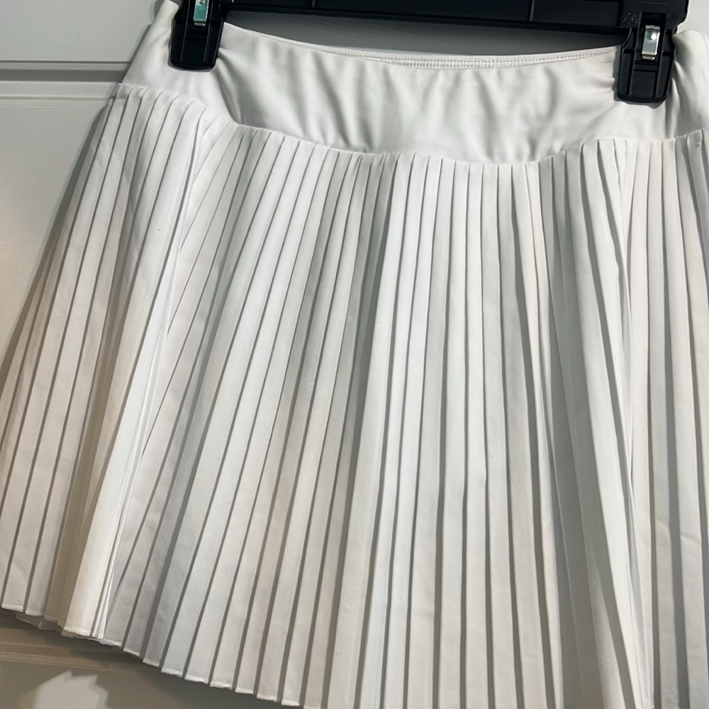 Mondetta Crisp White A-Line Skirt small